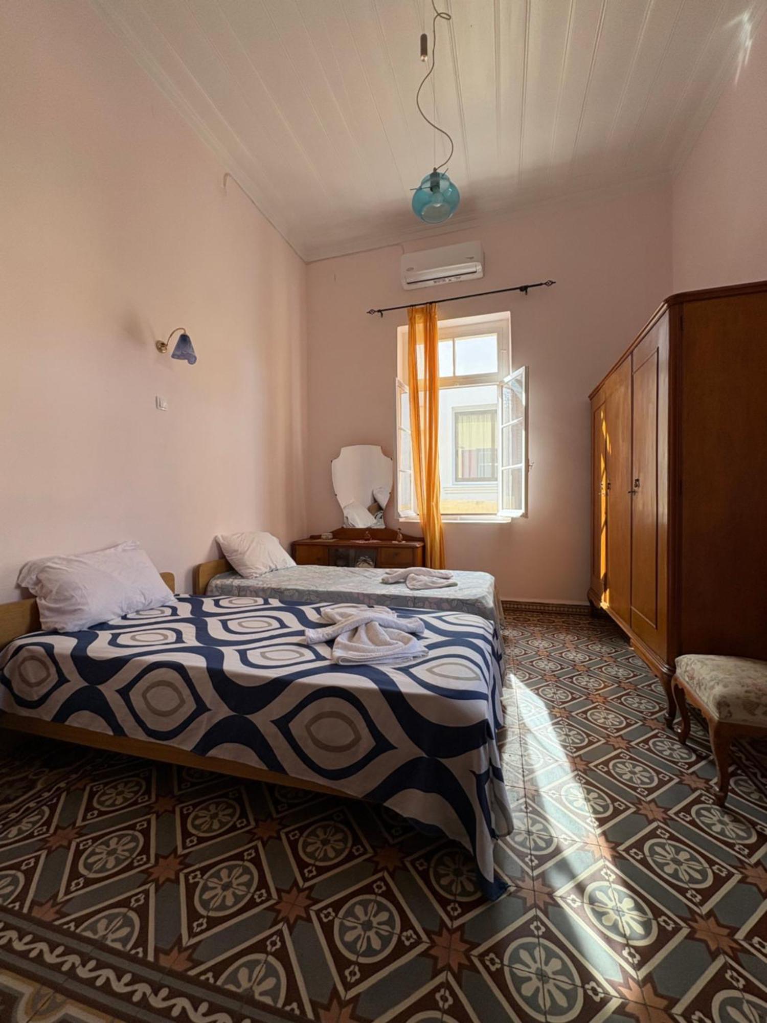 Shared House , Private With Garden * Chrissi Akti Chania